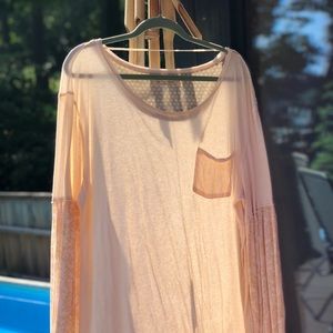 Super soft light peach long sleeve FREE PEOPLE TOP🍑